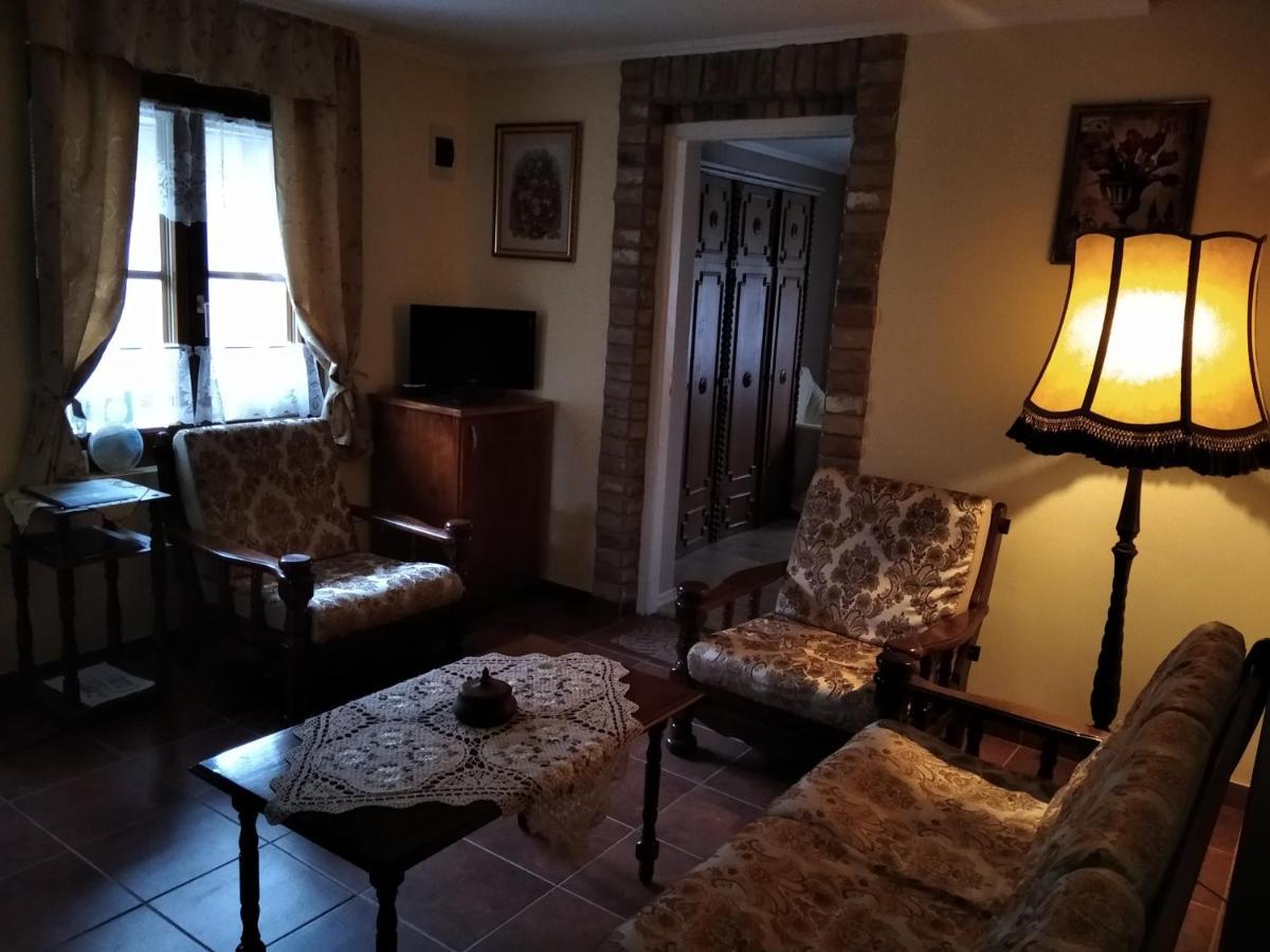 Moezsi Apartman Tolna Eksteriør bilde